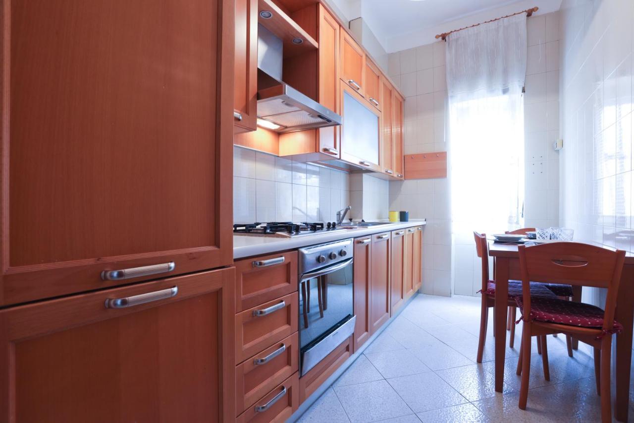 Bright Apartment Near The Sea With Parking Salerno Luaran gambar