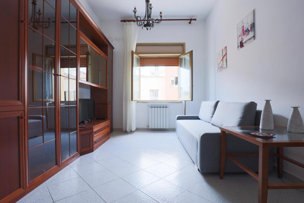Bright Apartment Near The Sea With Parking Salerno Luaran gambar